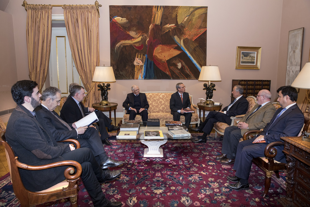 Audiência no Gabinete de Trabalho do Presidente da República com o Movimento de Cidadania Melhor Alentejo e com o Exmo. Sr. Ministro da Agricultura, Florestas e Desenvolvimento Rural, Dr. Luís Capoulas Santos