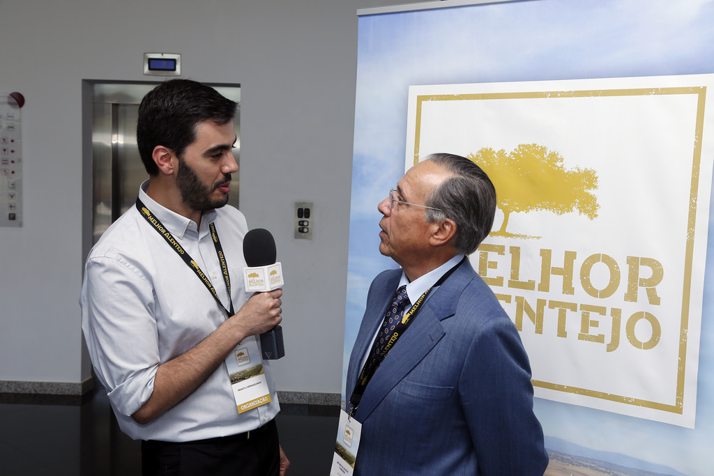 Comendador António Silvestre Ferreira entrevistado por Renato Carrasquinho